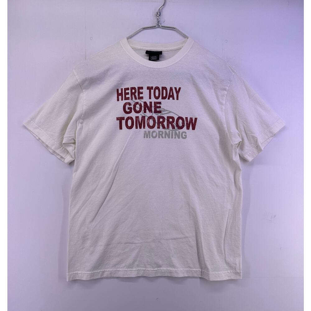 Here Today Gone Tomorrow No Boundaries Tshirt Size M